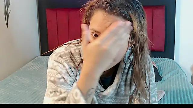 Snapshot of AMARYXS chatting on 11/27/25, 10:28 AMARYXS online show from 11/27/25, 10:28