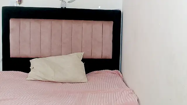 Snapshot of AMARYXS chatting on 04/07/26, 04:18 AMARYXS online show from 04/07/26, 04:18