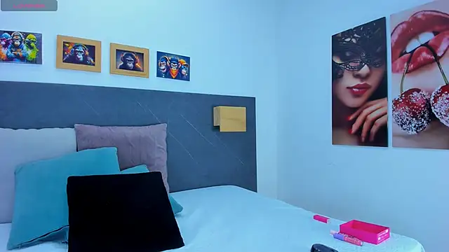 Andhrea Vale online show from 04/16/26, 01:01