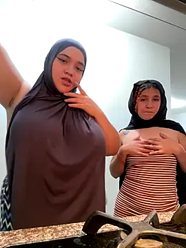 sweetmuslim01 online show from 12/15/25, 03:22