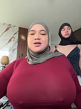 Snapshot of sweetmuslim01 chatting on 05/03/26, 03:18 sweetmuslim01 online show from 05/03/26, 03:18
