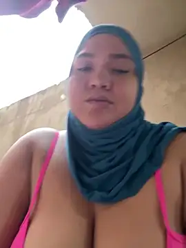 Snapshot of sweetmuslim01 chatting on 05/23/26, 09:08 sweetmuslim01 online show from 05/23/26, 09:08