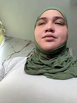 Snapshot of sweetmuslim01 chatting on 05/30/26, 08:39 sweetmuslim01 online show from 05/30/26, 08:39