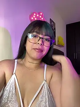 Snapshot of VIOLET_EF chatting on 11/08/25, 07:01 VIOLET EF online show from 11/08/25, 07:01