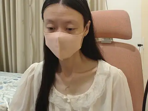 Snapshot of Lil-Cherries chatting on 04/01/26, 02:36 Lil-Cherries online show from 04/01/26, 02:36