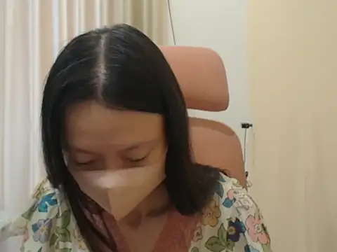 Snapshot of Lil-Cherries chatting on 04/04/26, 03:49 Lil-Cherries online show from 04/04/26, 03:49