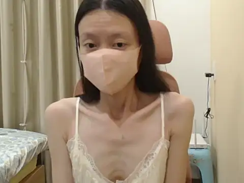 Snapshot of Lil-Cherries chatting on 04/05/26, 05:54 Lil-Cherries online show from 04/05/26, 05:54