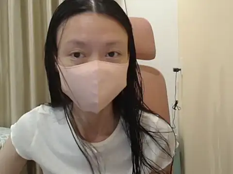 Snapshot of Lil-Cherries chatting on 04/11/26, 02:43 Lil-Cherries online show from 04/11/26, 02:43