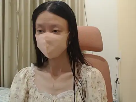 Snapshot of Lil-Cherries chatting on 04/16/26, 03:35 Lil-Cherries online show from 04/16/26, 03:35