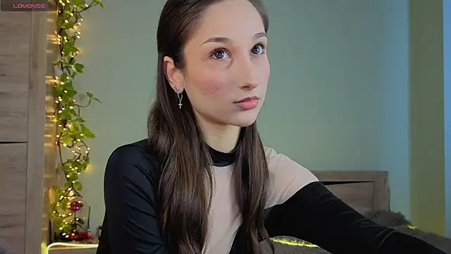 Snapshot of VYBEON chatting on 04/02/26, 10:24 VYBEON online show from 04/02/26, 10:24