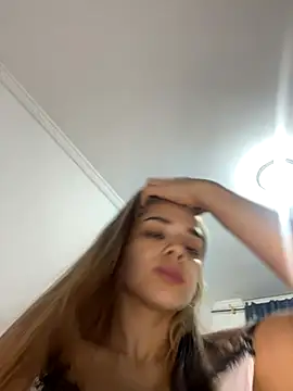 Sara  Secret online show from 11/18/25, 02:39