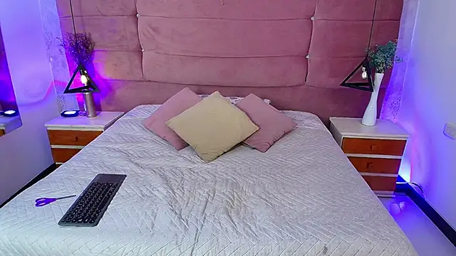 EmylyTaylor FG online show from 11/20/25, 07:46