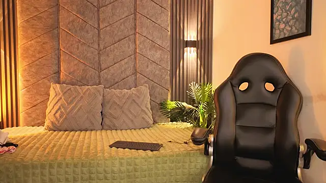 AuroraLanee  online show from 11/12/25, 07:13