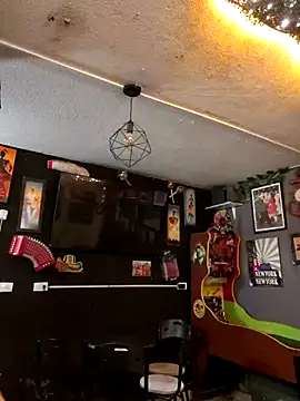 Snapshot of themorenofit08 chatting on 04/22/26, 12:35 themorenofit08 online show from 04/22/26, 12:35