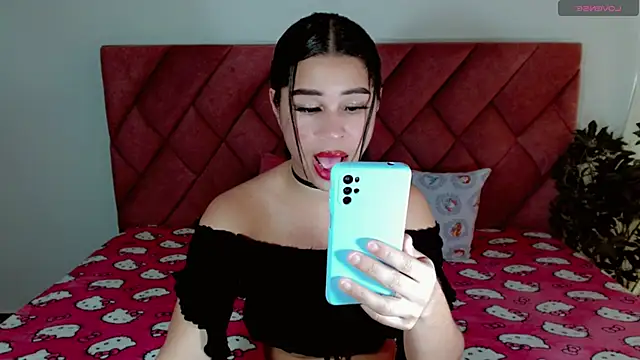 Snapshot of celyne2006 chatting on 11/10/25, 07:46 celyne2006 online show from 11/10/25, 07:46