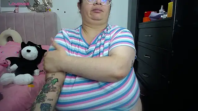 Snapshot of kattybbwbigboobs_ chatting on 04/06/26, 09:21 kattybbwbigboobs online show from 04/06/26, 09:21