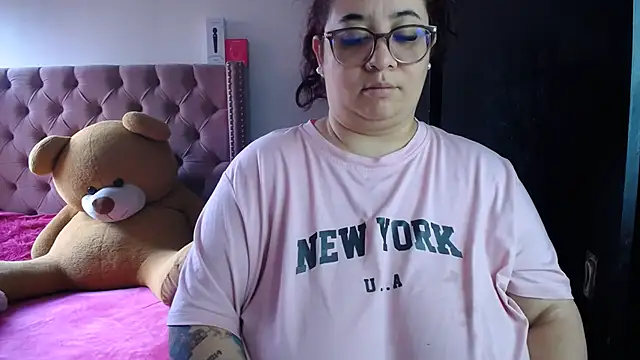 Snapshot of kattybbwbigboobs_ chatting on 06/19/26, 06:45 kattybbwbigboobs online show from 06/19/26, 06:45