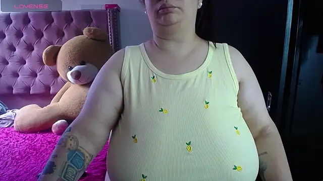 Snapshot of kattybbwbigboobs_ chatting on 06/28/26, 06:03 kattybbwbigboobs online show from 06/28/26, 06:03