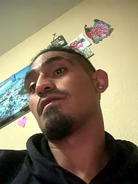 Snapshot of Mresco503 chatting on 12/17/25, 07:09 Mresco503 online show from 12/17/25, 07:09