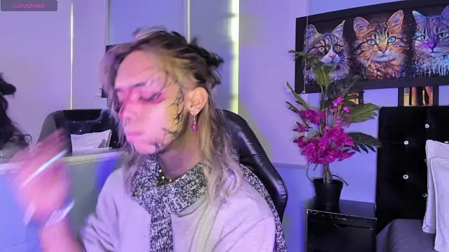 luxiel  online show from 11/18/25, 09:30