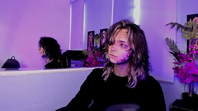 luxiel  online show from 12/02/25, 08:04