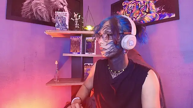 luxiel  online show from 02/11/26, 08:47