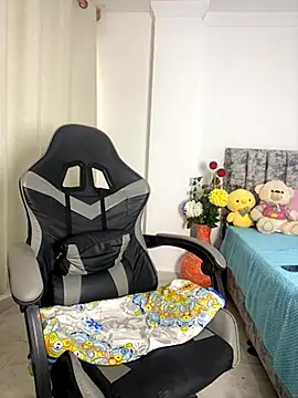  emiily pink online show from 11/11/25, 01:00