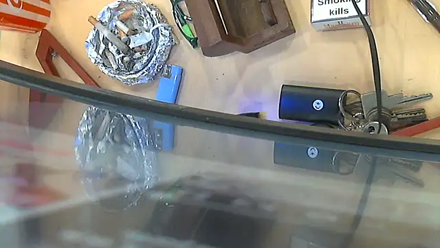 Snapshot of samia42 chatting on 11/15/25, 01:47 samia42 online show from 11/15/25, 01:47