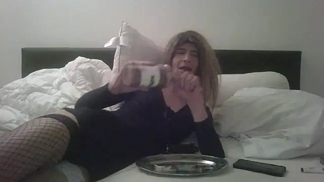 samia42 online show from 04/17/26, 02:03