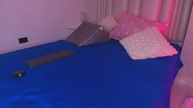 alanarose18 online show from 01/09/26, 07:15