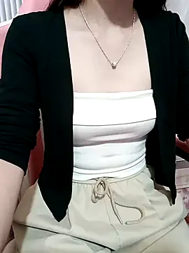 Snapshot of Ella039 chatting on 12/05/25, 05:05 Ella039 online show from 12/05/25, 05:05