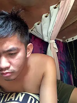 Snapshot of denzkylexx chatting on 01/17/26, 05:23 denzkylexx online show from 01/17/26, 05:23