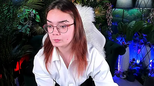 Snapshot of Lily__Evans chatting on 11/13/25, 07:40 Lily Evans online show from 11/13/25, 07:40