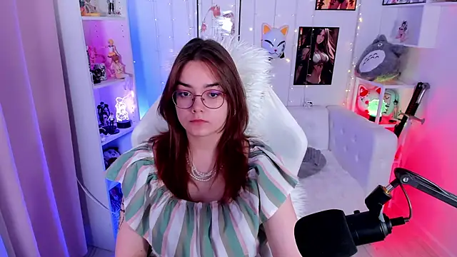 Lily  Evans online show from 11/23/25, 04:12