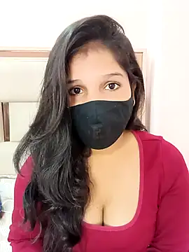 Sexy Divya   online show from 11/17/25, 06:08