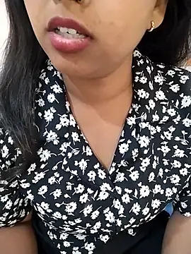 Snapshot of Sexy_Divya__ chatting on 05/09/26, 06:18 Sexy Divya online show from 05/09/26, 06:18