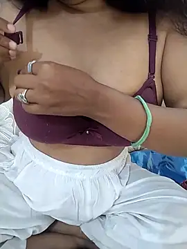 Snapshot of Sexy_Divya__ chatting on 05/10/26, 06:29 Sexy Divya online show from 05/10/26, 06:29