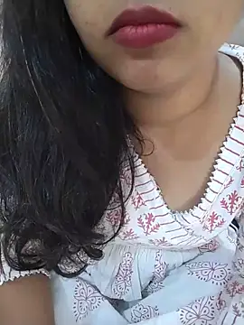 Snapshot of Sexy_Divya__ chatting on 05/13/26, 06:44 Sexy Divya online show from 05/13/26, 06:44