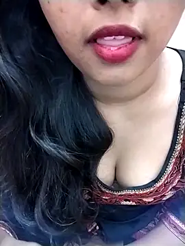 Snapshot of Sexy_Divya__ chatting on 05/27/26, 04:42 Sexy Divya online show from 05/27/26, 04:42