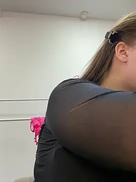 Snapshot of KilianaNoir chatting on 04/17/26, 06:38 KilianaNoir online show from 04/17/26, 06:38