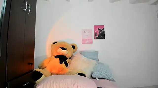 Snapshot of caro_gemm chatting on 03/25/26, 04:18 caro gemm online show from 03/25/26, 04:18