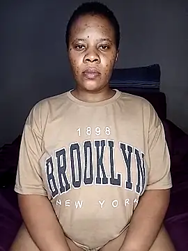 Snapshot of Emmylove-xr25 chatting on 02/24/26, 09:35 Emmylove-xr25 online show from 02/24/26, 09:35