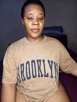 Snapshot of Emmylove-xr25 chatting on 02/25/26, 02:27 Emmylove-xr25 online show from 02/25/26, 02:27