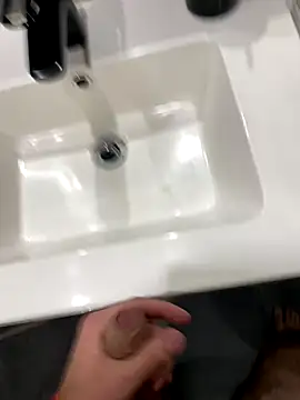 luluhjk online show from 11/17/25, 06:35