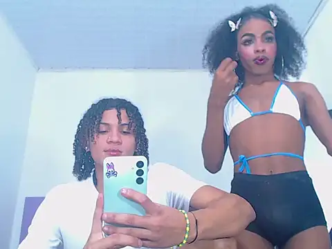 Snapshot of scoothh chatting on 11/16/25, 11:10 scoothh online show from 11/16/25, 11:10