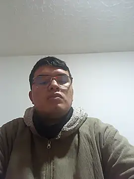 Logan Chloe online show from 12/03/25, 11:41