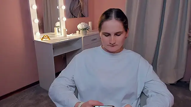 TorriBreckel online show from 11/09/25, 09:51