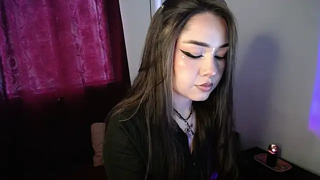 Snapshot of _Pariiss chatting on 03/30/26, 10:11 Pariiss online show from 03/30/26, 10:11