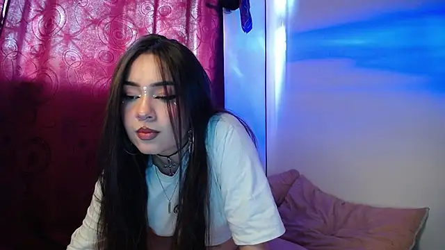 Snapshot of _Pariiss chatting on 04/02/26, 10:18 Pariiss online show from 04/02/26, 10:18