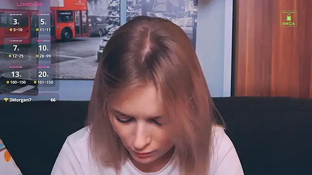 LunaAstra online show from 11/10/25, 04:17